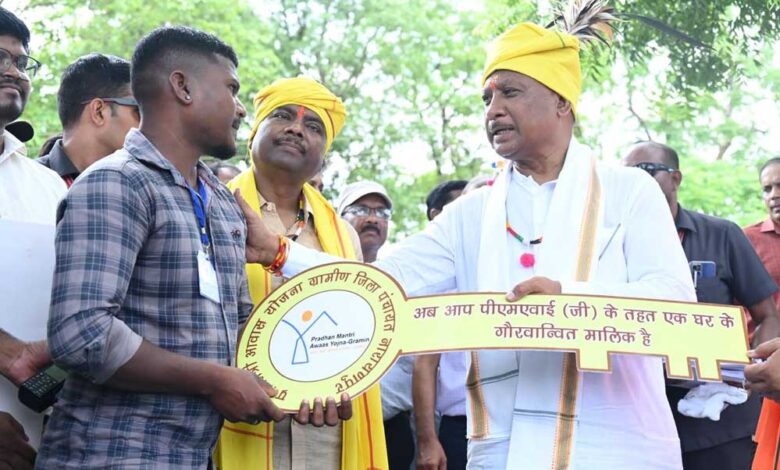 मुख्यमंत्री-विष्णु-देव-साय-ने-बासिंग-में-लगाई-चौपाल