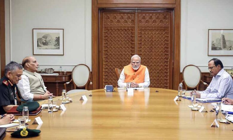 48-घंटों-के-अंदर-दूसरी-बार-पीएम-नरेंद्र-मोदी-से-मिले-अजित-डोभाल,-हुई-मीटिंग