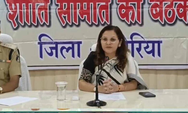 कोरिया-:-सुशासन-तिहार-में-प्राप्त-आवेदनों-की-कलेक्टर-ने-की-समीक्षा
