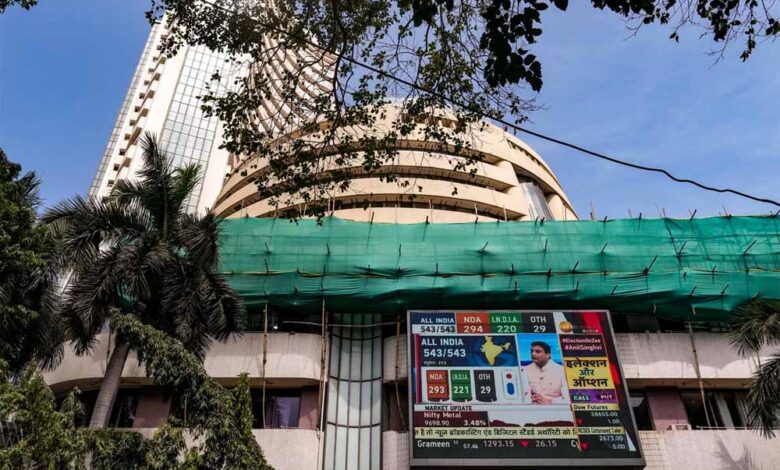 भारत-पाकिस्तान-में-तनातनी-के-बीच-शेयर-मार्केट-में-गिरावट,-सेंसेक्स-207-अंक-टूटकर-80,589-पर-आ-गया
