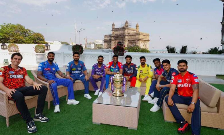 ipl-2025-के-प्लेऑफ्स-की-रेस-से-अब-तक-तीन-टीमें-बाहर-हो-चुकी-हैं,-अब-इन-2-टीमों-पर-मंडरा-रहा-है-खतरा