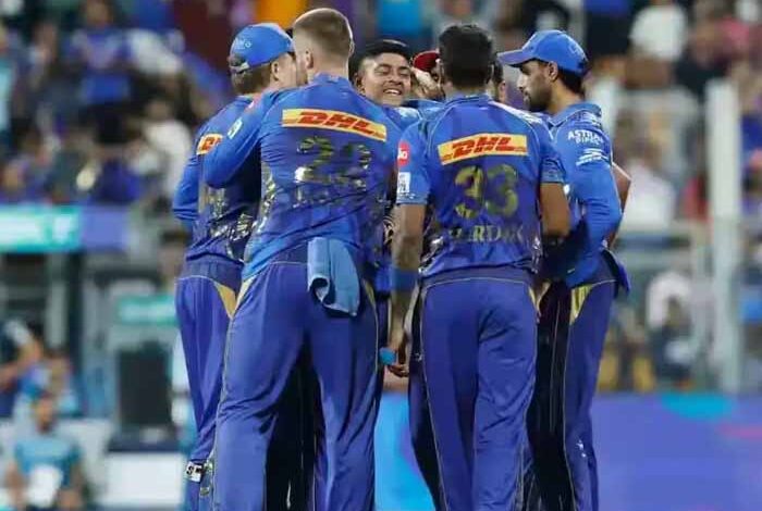 गुजरात-टाइटंस-से-ipl-2025-के-56वें-मुकाबले-में-हारने-के-बाद-मुंबई-इंडियंस-का-प्लेऑफ-समीकरण-थोड़ा-गड़बड़ा-गया-है
