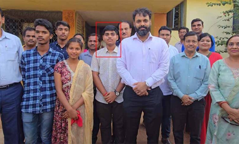 संकल्प-जशपुर-के-नमन-खुटियाँ-10वीं-बोर्ड-परीक्षा-में-स्टेट-टॉपर