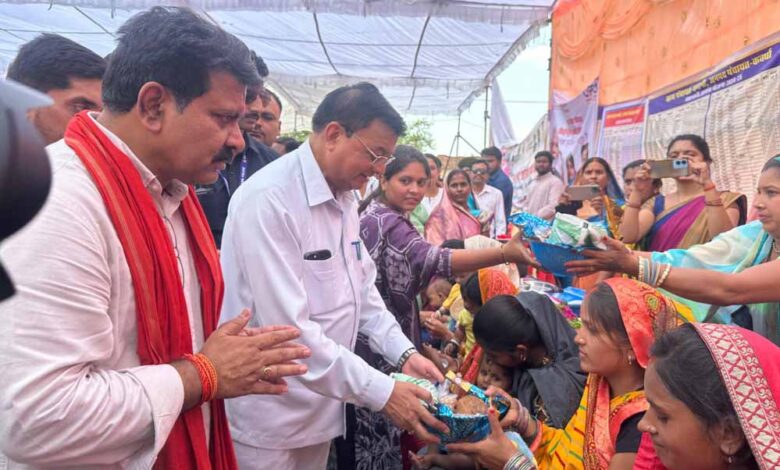 गांव-गांव-पहुंचा-सुशासन-तिहार,-कबीरधाम-में-समाधान-शिविर-बना-विकास-का-मंच