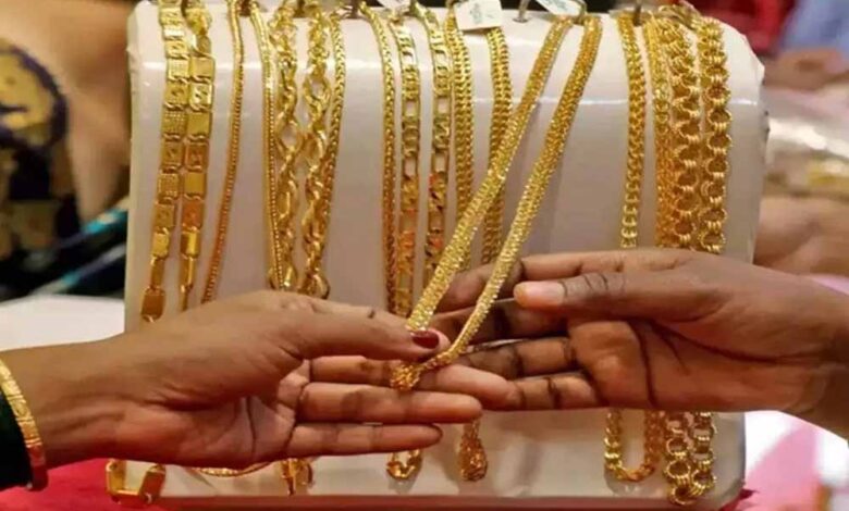 ऑपरेशन-सिंदूर-के-बाद-भारत-पाकिस्तान-में-चल-रहे-तनाव-के-बीच-सोने-चांदी-के-भाव-में-आज-बड़ी-गिरावट