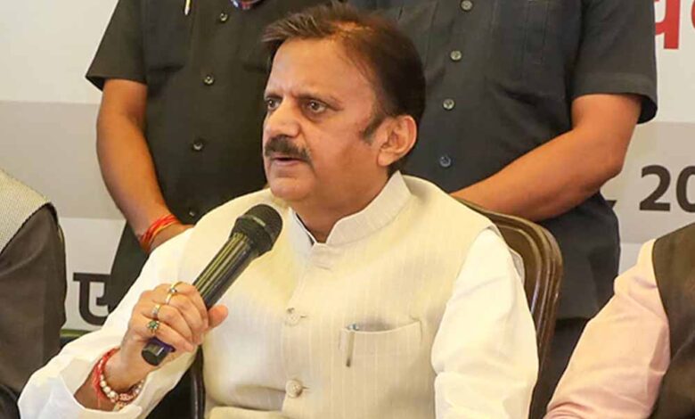 निर्माण-कार्यों-की-नियमित-समीक्षा-करें,-समयसीमा-में-करें-कार्य-पूर्ण:-उप-मुख्यमंत्री-शुक्ल