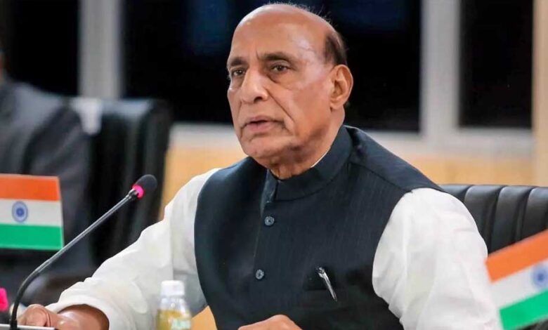 ‘पाकिस्तान-को-प्रभावी-और-सख्त-जवाब-दिया-जाए’,-सेना-को-राजनाथ-सिंह-का-निर्देश