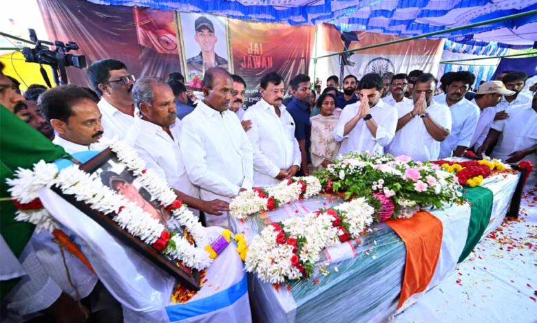 आतंकियों-को-ढेर-करके-अग्निवीर-मुरली-नाइक-ने-कर्तव्य-की-राह-पर-अपने-प्राणों-की-आहुति-दी-गांव-में-शोक-की-लहर,-मिलेंगे-₹1.65-करोड़!