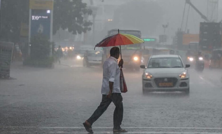 रायपुर-बिलासपुर-में-50-किमी-की-रफ्तार-से-हवा-चलेगी,-दुर्ग-सरगुजा-में-गरज-चमक-के-साथ-बौछारें-पड़ेंगी