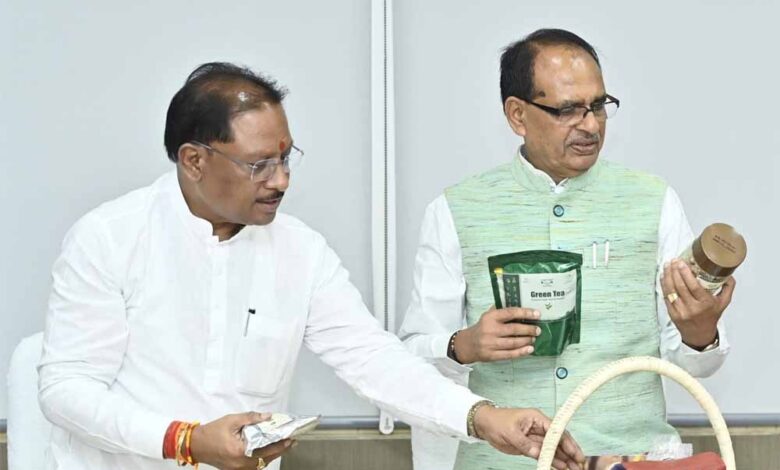 छग-की-संस्कृति,-स्वाद-और-स्वावलंबन-की-सोंधी-महक-से-सजी-जशप्योर-ब्रांड-के-उत्पादों-की-केंद्रीय-कृषि-मंत्री-चौहान-ने-की-सराहना