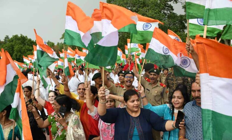 ‘ऑपरेशन-सिंदूर’-की-सफलता-के-बाद-देशभर-में-उत्साह-का-माहौल,-तिरंगा-से-रंगा-कर्तव्य-पथ