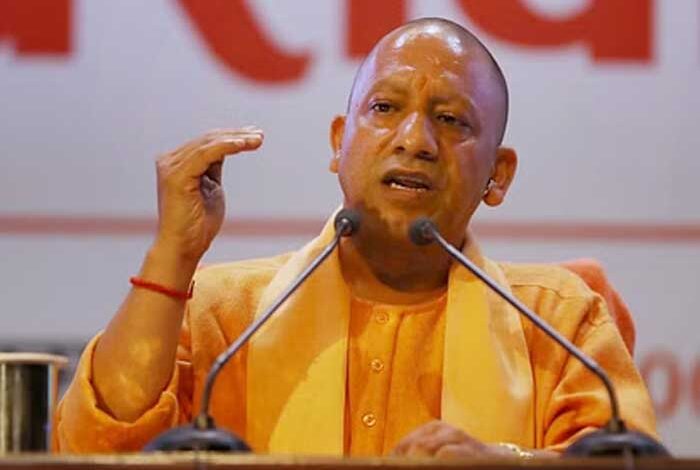 मुख्यमंत्री-योगी-ने-ली-खाद्य-सुरक्षा-एवं-औषधि-प्रशासन-विभाग-की-बैठक,-बोले-–-मिलावटखोरी-सामाजिक-अपराध