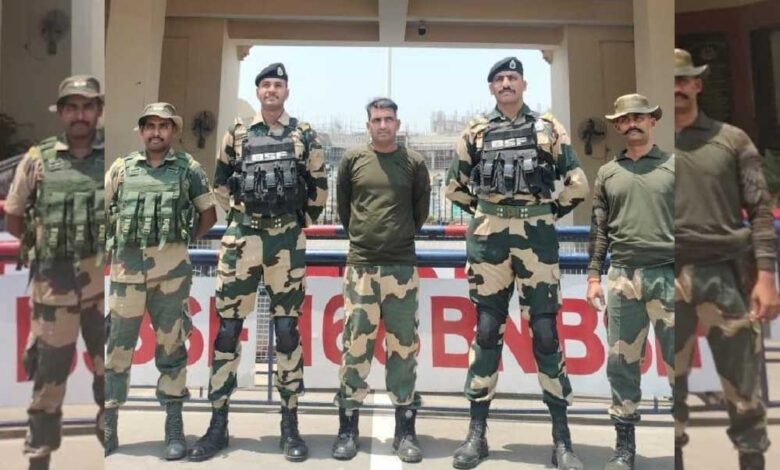pak-ने-bsf-जवान-को-लौटाया…-20-दिन-बाद-अटारी-बॉर्डर-से-स्वदेश-लौटे-पूर्णम-कुमार-शॉ