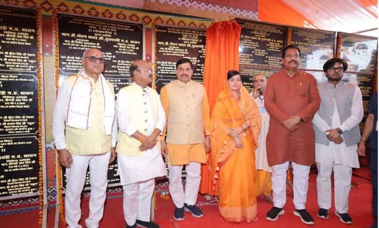 मुख्यमंत्री-ने-सीधी-को-दी-112-करोड़-86-लाख-के-निर्माण-कार्यों-की-सौगात-दी