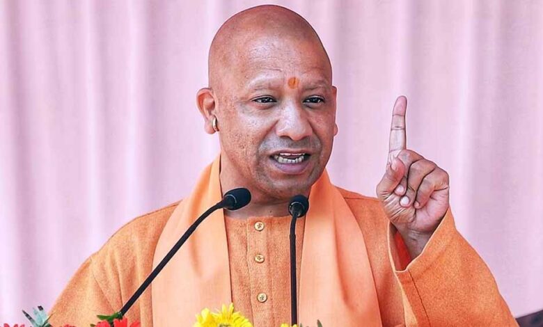 सीएम-योगी-ने-कहा-कैंटीन-में-श्रमिकों-को-पांच-से-10-रुपये-में-मिले-चाय,-नाश्ता-और-भोजन,-परिवार-को-बीमा-सुरक्षा