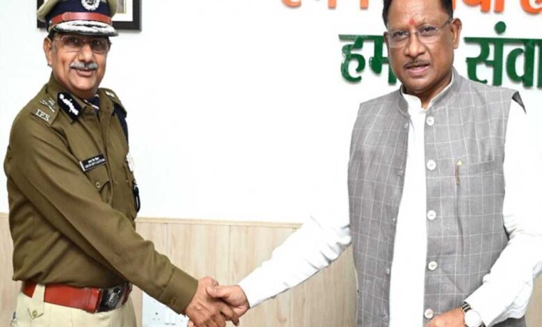 छत्तीसगढ़-के-dgp-की-दौड़-में-3-सीनियर-ips,-अरुण-और-देव-के-लिए-नेताओं-की-लॉबी,-जीपी-को-मुखिया-बनाने-में-लगे-अफसर