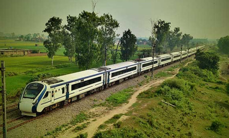 बिलासपुर-नागपुर-के-बीच-चलने-वाली-वंदे-भारत-एक्सप्रेस-ट्रेन-फिर-16-कोच-के-साथ-चलाई-जाएगी