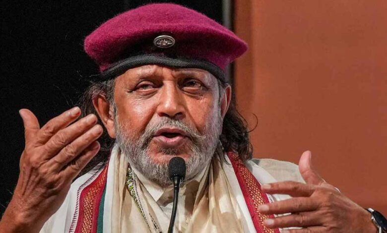 मुंबई-के-मड-इलाके-में-अवैध-इमारतों-को-हटाने-के-लिए-बीएमसी-गंभीर,-दिया-मिथुन-चक्रवर्ती-को-नोटिस