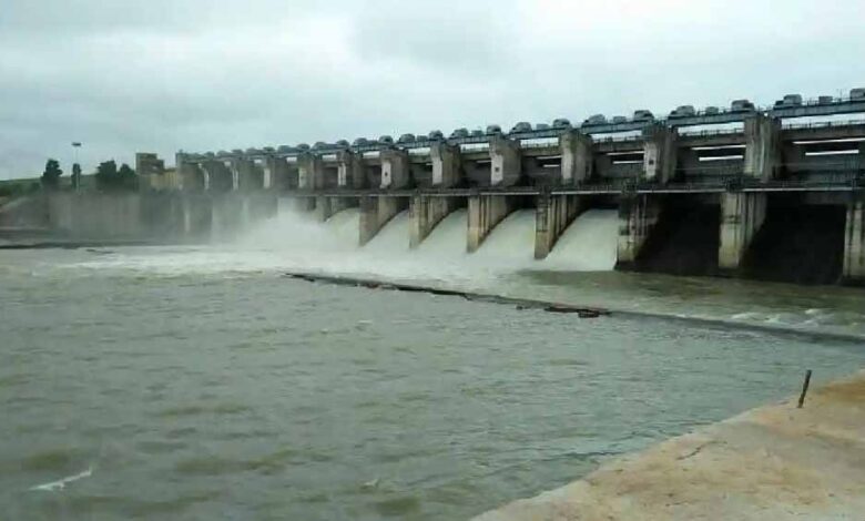 लगातार-वर्षा-से-गंगरेल-बांध-का-जलस्तर-बढ़ा,-महानदी-किनारे-रहने-वाले-ग्रामों-को-सतर्क-रहने-की-अपील
