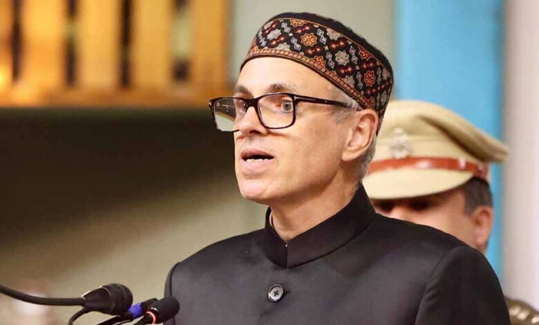 हर-कश्मीरी-आतंकी-नहीं—दिल्ली-धमाके-पर-cm-उमर-अब्दुल्ला-का-बड़ा-बयान