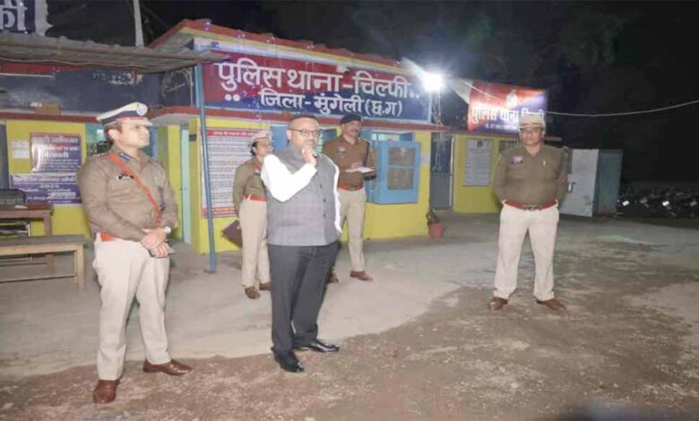 रामगोपाल गर्ग आधी रात चिल्फी बॉर्डर पहुंचे, अवैध गतिविधियों पर सख्त कार्रवाई के निर्देश रामगोपाल-गर्ग-आधी-रात-चिल्फी-बॉर्डर-पहुंचे,-अवैध-गतिविधियों-पर-सख्त-कार्रवाई-के-निर्देश