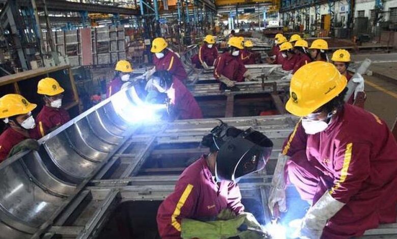 गुजरात में 10 घंटे का वर्किंग डे मंजूर, महिलाओं को नाइट शिफ्ट की अनुमति; संशोधन बिल पास गुजरात-में-10-घंटे-का-वर्किंग-डे-मंजूर,-महिलाओं-को-नाइट-शिफ्ट-की-अनुमति;-संशोधन-बिल-पास