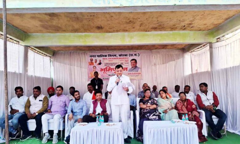 गोपालपुर पुनर्वास गांव की वर्षो से जर्जर सड़कों का होगा जीर्णोंद्धार व डामरीकरण गोपालपुर-पुनर्वास-गांव-की-वर्षो-से-जर्जर-सड़कों-का-होगा-जीर्णोंद्धार-व-डामरीकरण