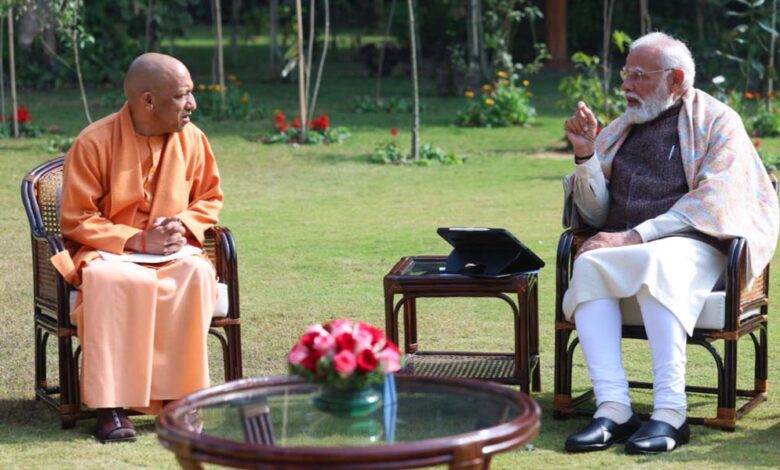 योगी सरकार में एक नेता का मंत्री बनना तय, पश्चिम यूपी और सवर्णों पर फोकस की तैयारी योगी-सरकार-में-एक-नेता-का-मंत्री-बनना-तय,-पश्चिम-यूपी-और-सवर्णों-पर-फोकस-की-तैयारी