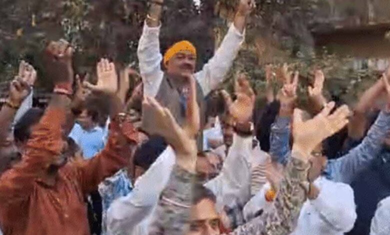 छत्तीसगढ़ निकाय चुनाव में भाजपा-कांग्रेस में कांटे की टक्कर, 3 नगर पंचायत BJP तो 2 पर कांग्रेस का कब्जा छत्तीसगढ़-निकाय-चुनाव-में-भाजपा-कांग्रेस-में-कांटे-की-टक्कर,-3-नगर-पंचायत-bjp-तो-2-पर-कांग्रेस-का-कब्जा