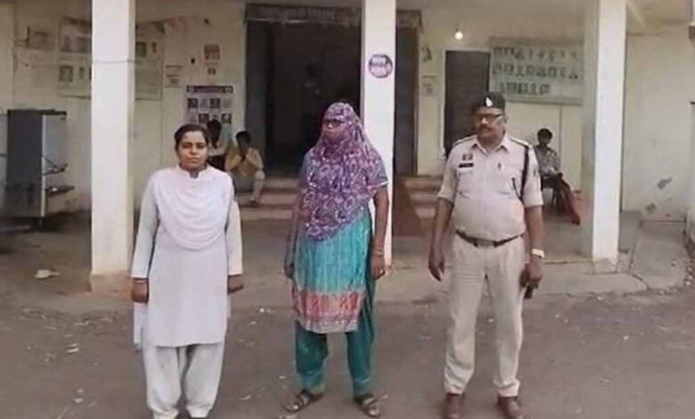 NDPS केस में रिश्वतखोरी का आरोप, दो एसआई निलंबित, दुर्ग SSP की कार्रवाई से मचा हड़कंप ndps-केस-में-रिश्वतखोरी-का-आरोप,-दो-एसआई-निलंबित,-दुर्ग-ssp-की-कार्रवाई-से-मचा-हड़कंप