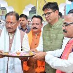 मुख्यमंत्री-साय-ने-भिखमपुरा-के-पंचमुखी-सिद्ध-हनुमान-मंदिर-में-की-पूजा-अर्चना