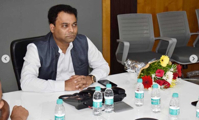 नगरीय विकास एवं आवास विभाग की जीरो टॉलरेंस नीति: वित्तीय अनियमितताओं और कर्तव्यहीनता पर कार्यवाही नगरीय-विकास-एवं-आवास-विभाग-की-जीरो-टॉलरेंस-नीति:-वित्तीय-अनियमितताओं-और-कर्तव्यहीनता-पर-कार्यवाही