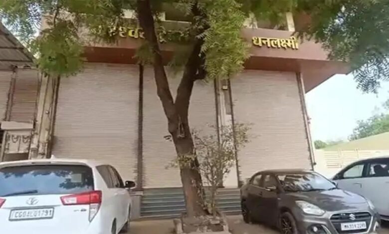 भारतमाला घोटाले में बड़ा खुलासा: 56 लाख की जमीन पर मिला 9.83 करोड़ मुआवजा, कारोबारी गांधी गिरफ्तार भारतमाला-घोटाले-में-बड़ा-खुलासा:-56-लाख-की-जमीन-पर-मिला-9.83-करोड़-मुआवजा,-कारोबारी-गांधी-गिरफ्तार