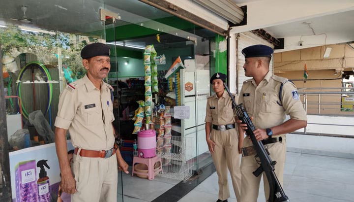महिला एवं बाल विकास विभाग के संयुक्त संचालक पर बड़ी कार्रवाई, छापे में 9.5 करोड़ की संपत्ति का खुलासा महिला-एवं-बाल-विकास-विभाग-के-संयुक्त-संचालक-पर-बड़ी-कार्रवाई,-छापे-में-9.5-करोड़-की-संपत्ति-का-खुलासा