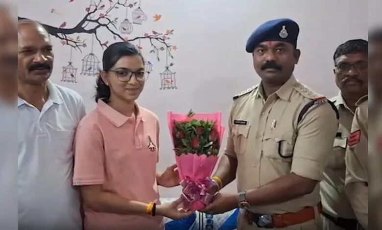 छिंदवाड़ा की बेटी प्रिया मालवीय बनीं फ्लाइंग ऑफिसर, मेहनत और हौसले की सुनाई प्रेरक कहानी छिंदवाड़ा-की-बेटी-प्रिया-मालवीय-बनीं-फ्लाइंग-ऑफिसर,-मेहनत-और-हौसले-की-सुनाई-प्रेरक-कहानी