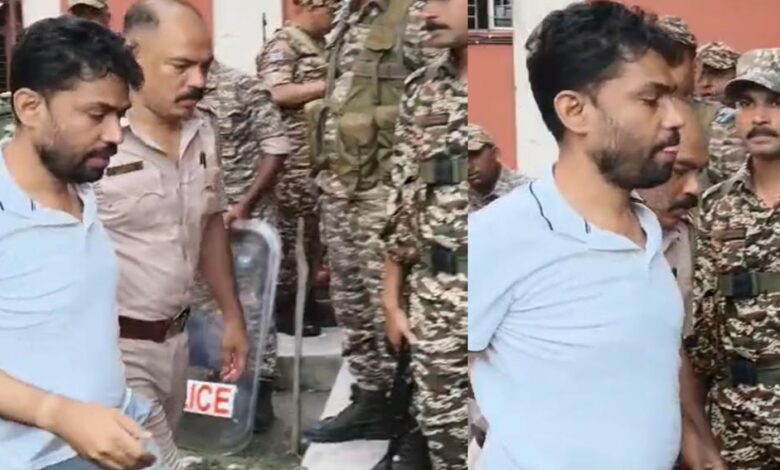 जहां कभी था जहांगीर खान का दबदबा, उसी इलाके में हाफ पैंट पहन पुलिस ने निकाली परेड जहां-कभी-था-जहांगीर-खान-का-दबदबा,-उसी-इलाके-में-हाफ-पैंट-पहन-पुलिस-ने-निकाली-परेड