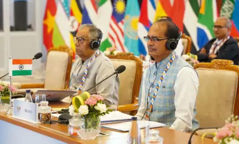BRICS Agriculture Summit: इंदौर में जुटे 20 देशों के कृषि मंत्री, शिवराज बोले- छोटे किसानों को सशक्त बनाना समय की मांग brics-agriculture-summit:-इंदौर-में-जुटे-20-देशों-के-कृषि-मंत्री,-शिवराज-बोले-छोटे-किसानों-को-सशक्त-बनाना-समय-की-मांग