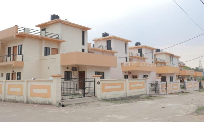 रायपुर : अटल विहार बना आदर्श आवासीय परिसर : पक्की सड़कें, आधुनिक आधारभूत सुविधाएं और हर आय वर्ग के लिए आवास रायपुर-:-अटल-विहार-बना-आदर्श-आवासीय-परिसर-:-पक्की-सड़कें,-आधुनिक-आधारभूत-सुविधाएं-और-हर-आय-वर्ग-के-लिए-आवास