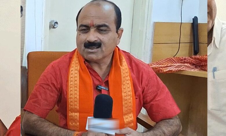 महेश केवट का कांग्रेस पर बड़ा हमला, बोले- मतदान होता तो पार्टी में पड़ जाती टूट महेश-केवट-का-कांग्रेस-पर-बड़ा-हमला,-बोले-मतदान-होता-तो-पार्टी-में-पड़-जाती-टूट