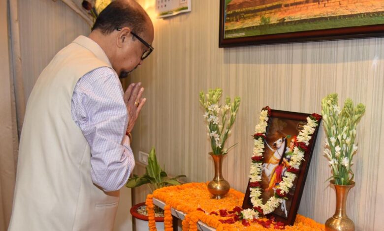 राज्यपाल ने रानी लक्ष्मी बाई के बलिदान दिवस पर उन्हें नमन किया राज्यपाल-ने-रानी-लक्ष्मी-बाई-के-बलिदान-दिवस-पर-उन्हें-नमन-किया