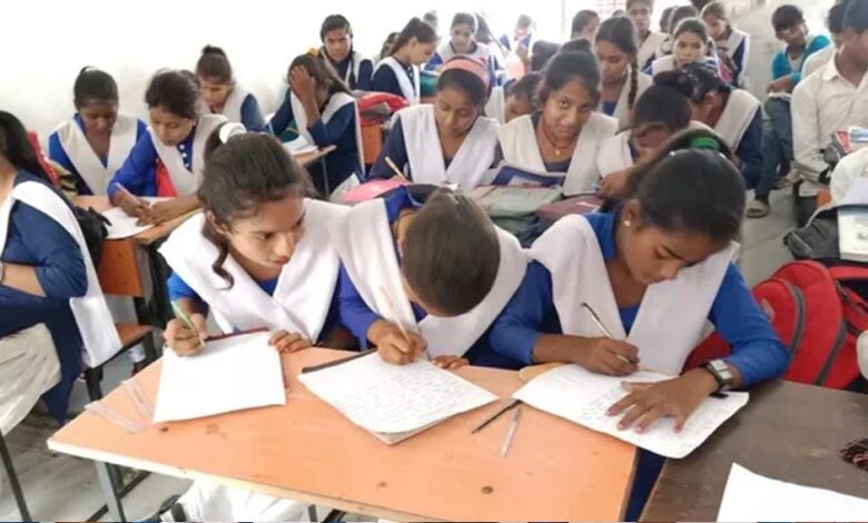 UP Board का बड़ा फैसला, 465 स्कूलों की मान्यता रद्द; यहां देखें पूरी लिस्ट up-board-का-बड़ा-फैसला,-465-स्कूलों-की-मान्यता-रद्द;-यहां-देखें-पूरी-लिस्ट