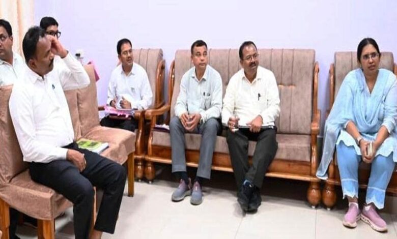 लोक निर्माण विभाग के सचिव ने निर्माणाधीन एवं प्रस्तावित कार्यों की समीक्षा की लोक-निर्माण-विभाग-के-सचिव-ने-निर्माणाधीन-एवं-प्रस्तावित-कार्यों-की-समीक्षा-की