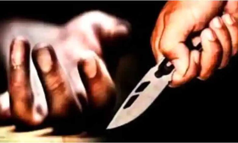 उज्जैन में नर्मदा एक्सप्रेस में धक्का लगने पर विवाद, युवक पर चाकू से हमला; हालत गंभीर उज्जैन-में-नर्मदा-एक्सप्रेस-में-धक्का-लगने-पर-विवाद,-युवक-पर-चाकू-से-हमला;-हालत-गंभीर