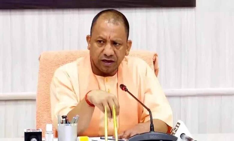 झांसी में सीएम योगी की समीक्षा बैठक: कानून-व्यवस्था और विकास कार्यों पर सख्त निर्देश झांसी-में-सीएम-योगी-की-समीक्षा-बैठक:-कानून-व्यवस्था-और-विकास-कार्यों-पर-सख्त-निर्देश