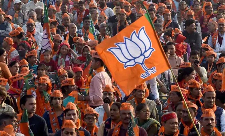 MP BJP में बड़ा संगठनात्मक फेरबदल, 106 नेताओं की नई सूची जारी; देखें किसे मिली जिम्मेदारी mp-bjp-में-बड़ा-संगठनात्मक-फेरबदल,-106-नेताओं-की-नई-सूची-जारी;-देखें-किसे-मिली-जिम्मेदारी
