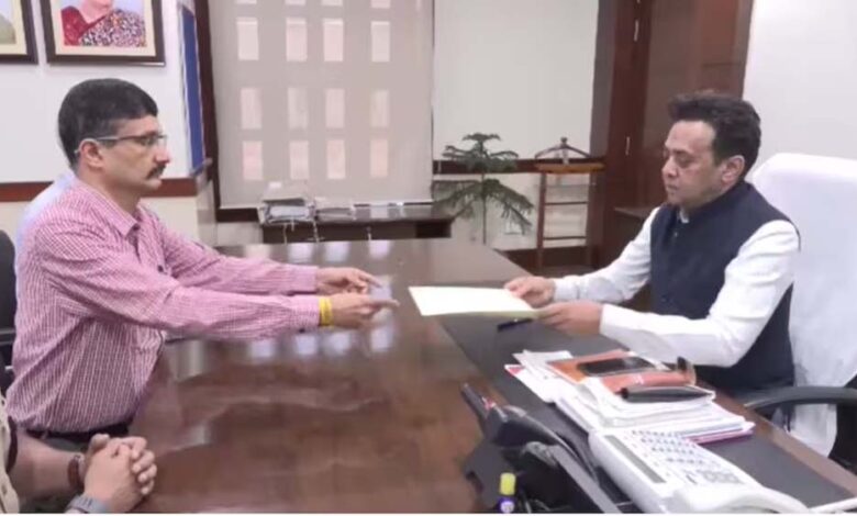 राम मंदिर चढ़ावा मामले में बड़ा खुलासा! SIT की प्रारंभिक रिपोर्ट में कई अधिकारी-कर्मचारी सवालों के घेरे में राम-मंदिर-चढ़ावा-मामले-में-बड़ा-खुलासा!-sit-की-प्रारंभिक-रिपोर्ट-में-कई-अधिकारी-कर्मचारी-सवालों-के-घेरे-में
