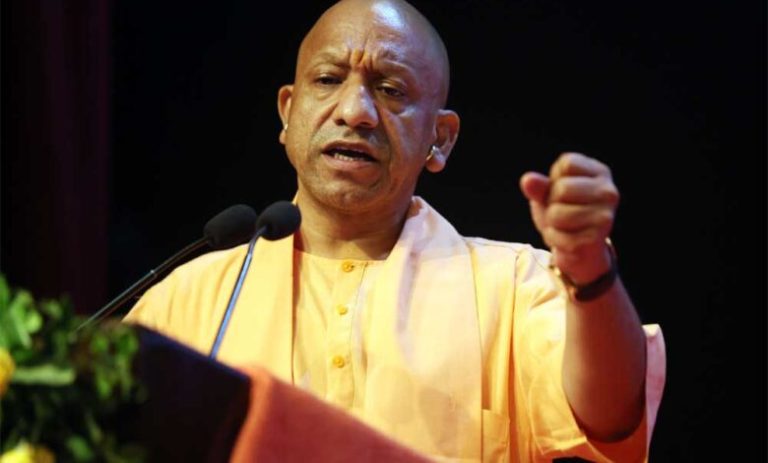 ग्राम-सचिवालय-में-1-जुलाई-से-बैठेंगे-लेखपाल,-अब-ग्रामीणों-को-नहीं-लगाने-पड़ेंगे-तहसील-के-चक्कर