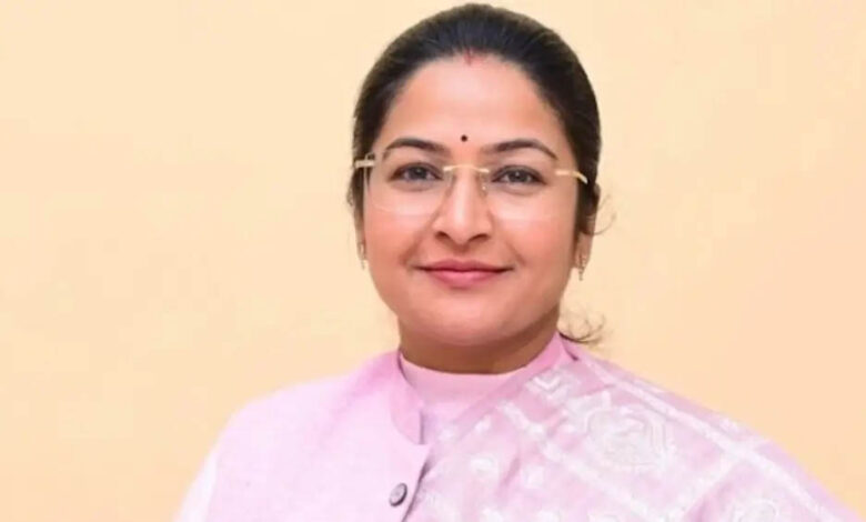 mp-की-मंत्री-प्रतिमा-बागरी-पर-बढ़ा-सियासी-संकट,-विधायकी-और-मंत्री-पद-पर-लटकी-तलवार