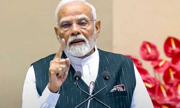 pm-मोदी-की-अपील-पर-भारी-पड़े-नेताओं-के-काफिले!-दौरे-में-फिर-दिखीं-दर्जनों-गाड़ियां,-उठे-सवाल