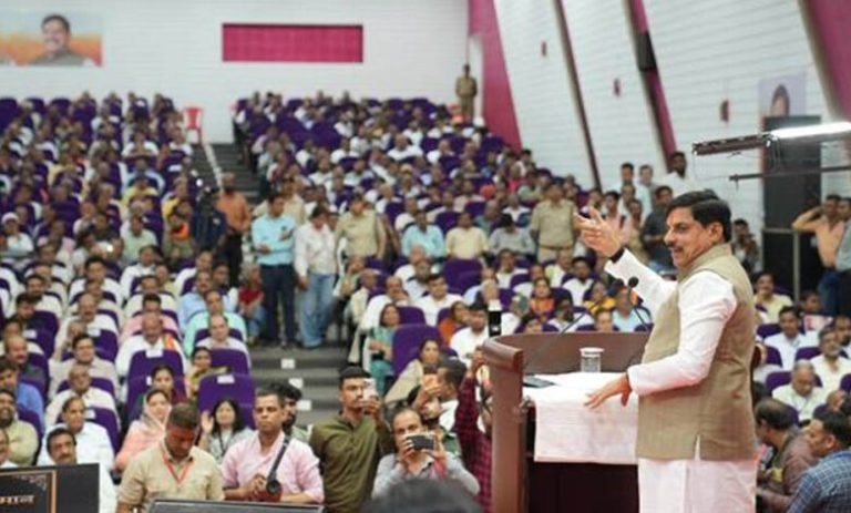जनसेवा,-लोकतांत्रिक-मूल्यों-के-प्रति-समर्पित-कर्मयोगी-थे-दादा-ईश्वरदास-रोहाणी-:-मुख्यमंत्री-डॉ.-यादव